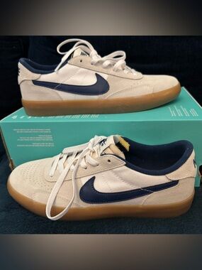 Nike SB Heritage VULC - Men’s size 8- Beige w Suede and canvas- with Navy Swoosh